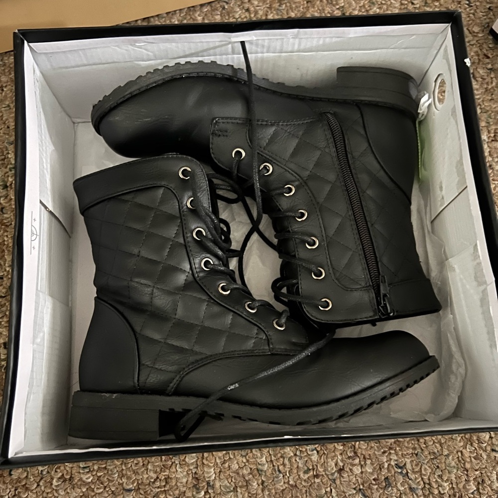womens black combat boots